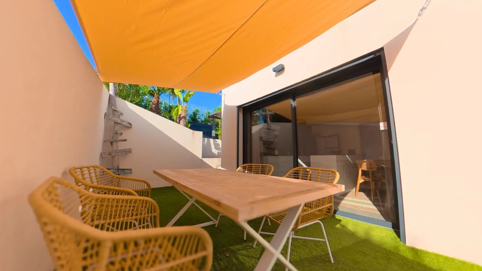 Casa_Di_Simone_Pietrosella_AppartementT2_Salon_Exterieur_3